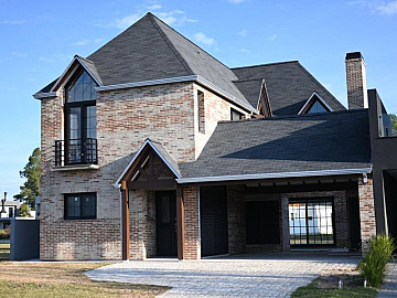 Sobrado em Condom�nio � Venda